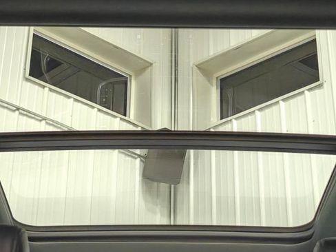 Used 2021 Chevrolet Tahoe LT w/ LT Signature Package image 11