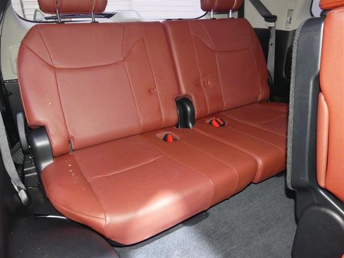 Used 2016 Lexus LX 570 4WD image 29