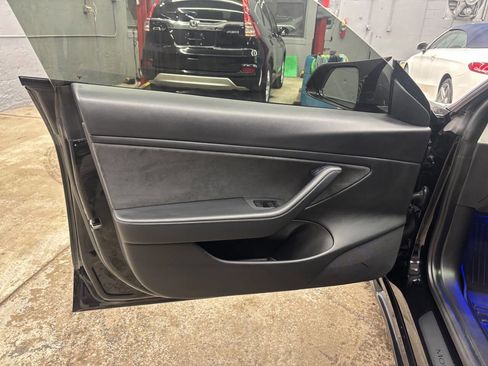 Used 2021 Tesla Model 3 Performance image 16