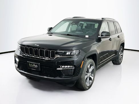 Used 2023 Jeep Grand Cherokee 4WD 4xe w/ Luxury Tech Group II image 3