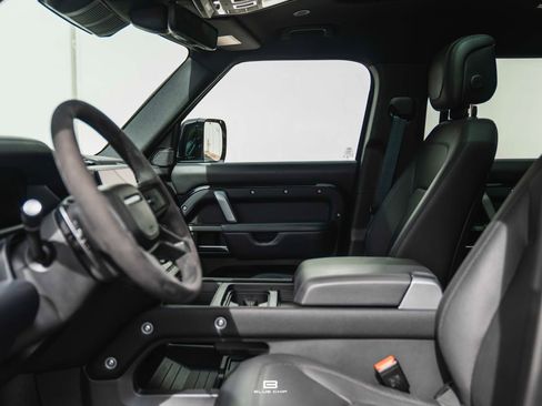 Used 2024 Land Rover Defender 110 V8 image 18