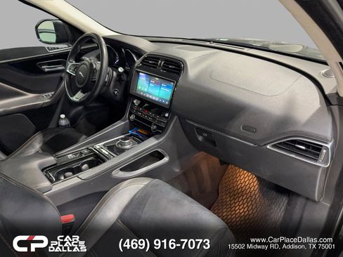 Used 2020 Jaguar F-PACE Prestige image 24