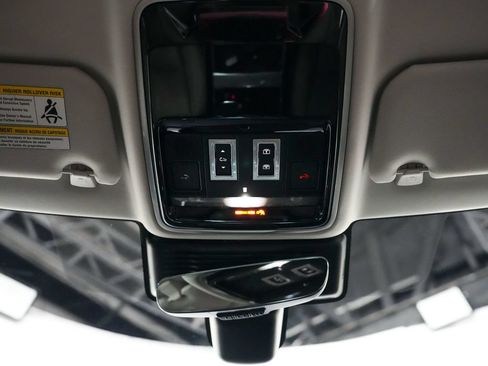 Used 2021 Land Rover Range Rover Velar S AWD/4WD image 39