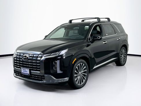 Used 2023 Hyundai Palisade Calligraphy image 1