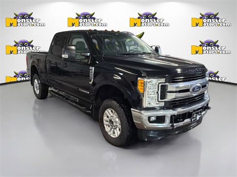 Used 2017 Ford F250 XLT w/ XLT Value Package image 3