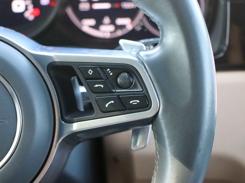 Used 2020 Porsche Cayenne AWD/4WD image 29