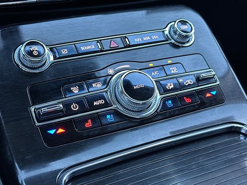 Used 2023 Lincoln Nautilus Reserve w/ Luxury Package image 20