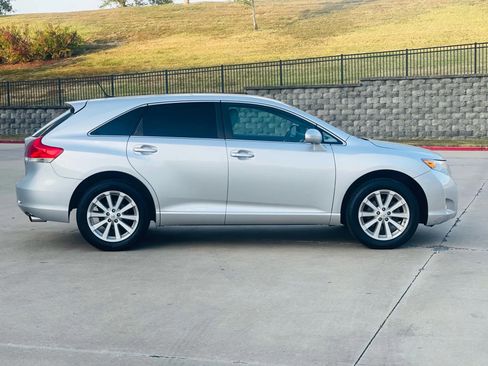 Used 2011 Toyota Venza AWD image 8