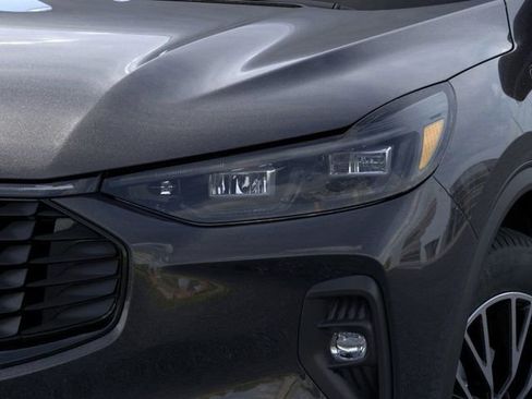 New 2025 Ford Escape SE w/ PHEV Premium Package FWD image 18