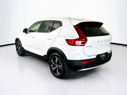 Used 2025 Volvo XC40 B5 Core image 5
