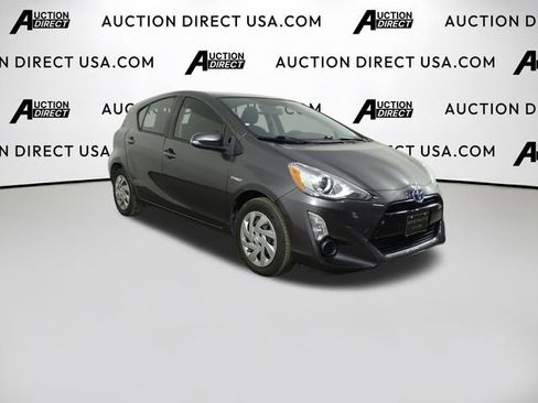 Used 2015 Toyota Prius C One image 1