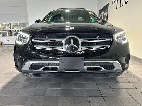 Used 2022 Mercedes-Benz GLC 300 4MATIC image 2