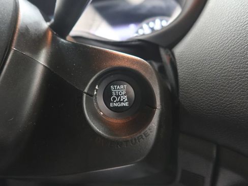 Used 2021 Jeep Renegade Latitude AWD/4WD image 18