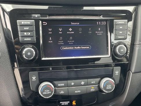 Used 2018 Nissan Rogue SL image 31