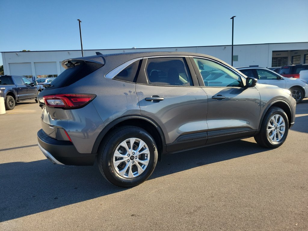Used 2023 Ford Escape Active AWD/4WD image 4