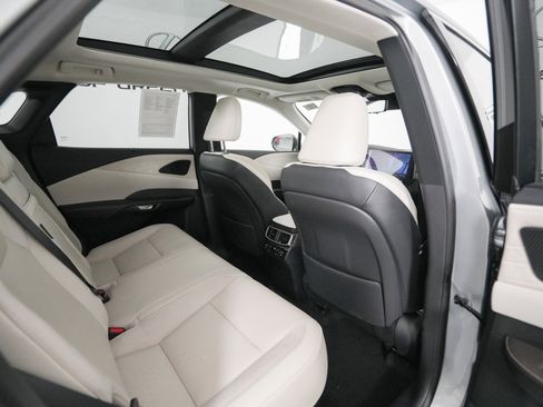 Used 2023 Lexus RX 350 w/ Luxury Package image 18