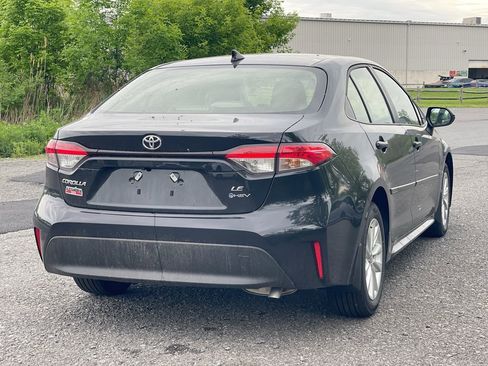 Used 2026 Toyota Corolla LE w/ LE Premium Package FWD image 15