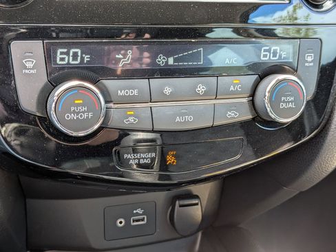 Used 2022 Nissan Rogue Sport SV FWD image 24