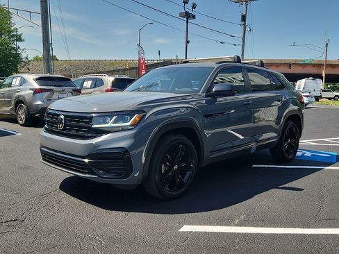 Used 2023 Volkswagen Atlas Cross Sport SEL R-Line AWD/4WD image 3