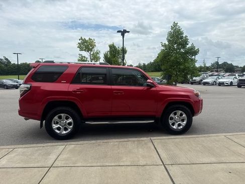 Used 2022 Toyota 4Runner SR5 Premium w/ Moonroof Package RWD image 7
