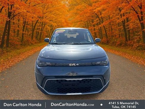 Used 2025 Kia Soul LX image 2