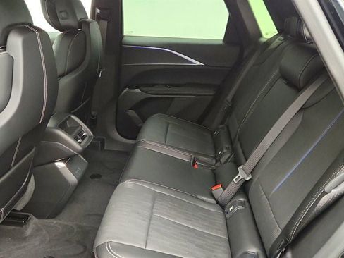 Used 2024 Cadillac Lyriq Luxury image 19