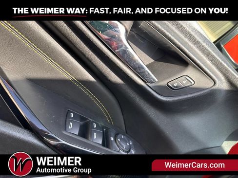 Used 2024 Chevrolet Trax LT w/ LT Convenience Package FWD image 9