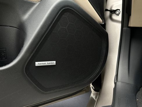 Used 2017 Subaru Legacy 2.5i Limited image 17