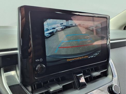Used 2024 Toyota Corolla LE FWD image 17