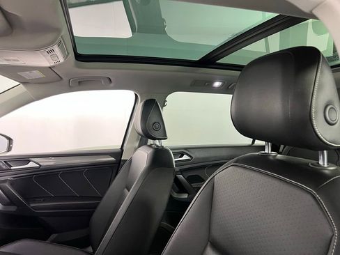 Used 2022 Volkswagen Tiguan SE image 23