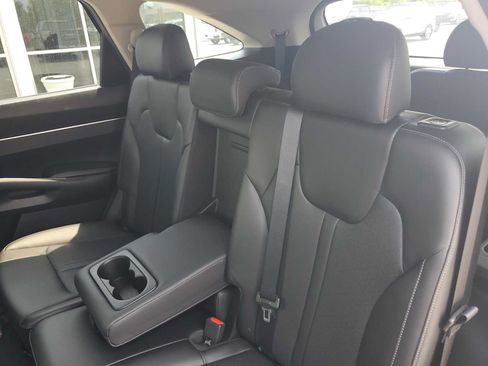 Used 2023 Kia Sorento S FWD image 15