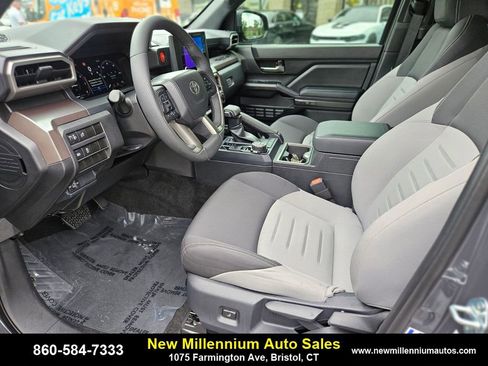 Used 2024 Toyota Tacoma TRD Off-Road image 17