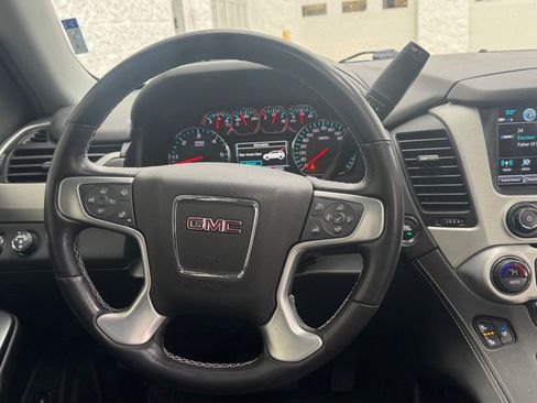 Used 2020 GMC Yukon XL SLT w/ Premium Edition image 16