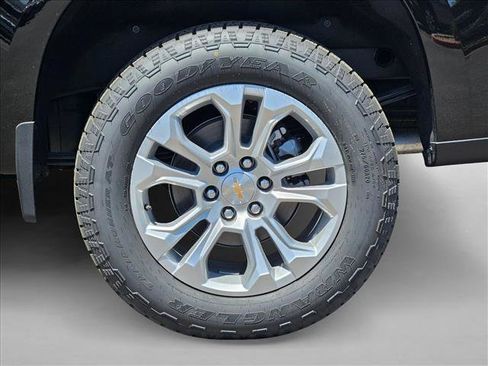 New 2026 Chevrolet Silverado 1500 LTZ w/ LTZ Premium Package AWD/4WD image 11