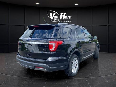 Used 2019 Ford Explorer XLT w/ Equipment Group 202A AWD/4WD image 7