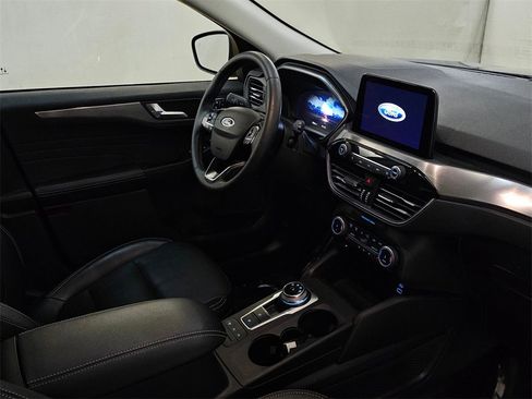 Used 2022 Ford Escape Titanium w/ Class II Trailer Tow Package image 10