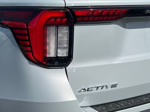 New 2026 Ford Explorer Active AWD/4WD image 8