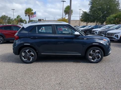 New 2026 Hyundai Venue SEL image 7