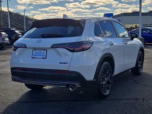 Certified 2025 Honda HR-V Sport image 5