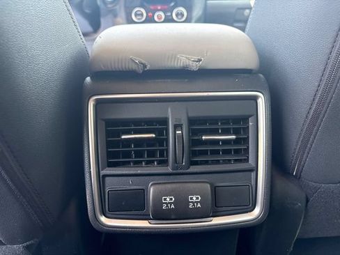 Used 2020 Subaru Forester Premium AWD/4WD image 18