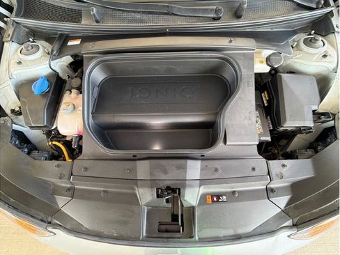 Used 2023 Hyundai Ioniq 6 SEL image 32