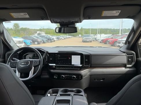 Used 2023 GMC Sierra 1500 SLT AWD/4WD image 22