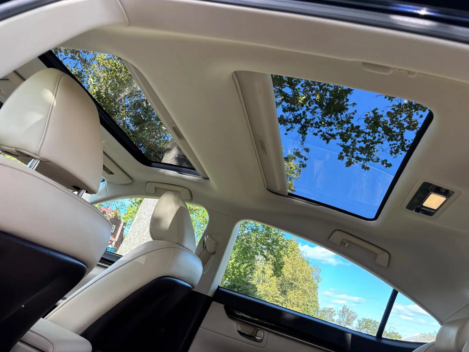 Used 2016 Lexus ES 350 w/ Luxury Package w/Wood Trim FWD image 25
