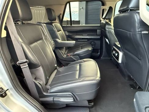 Used 2024 Ford Expedition XLT AWD/4WD image 31