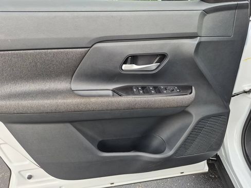 Used 2026 Nissan Kicks SV FWD image 12