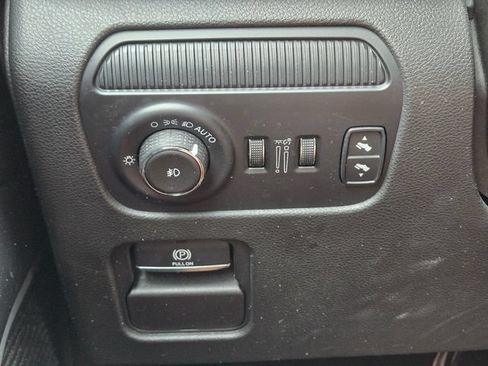 Used 2024 Jeep Wagoneer 4WD image 23