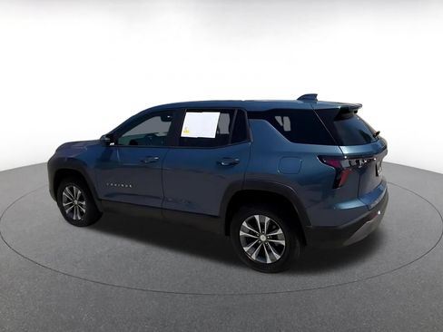 Used 2025 Chevrolet Equinox LT FWD image 10