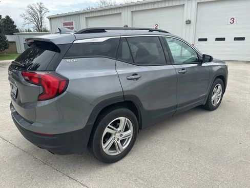 Used 2018 GMC Terrain SLE w/ Driver Convenience Package image 4