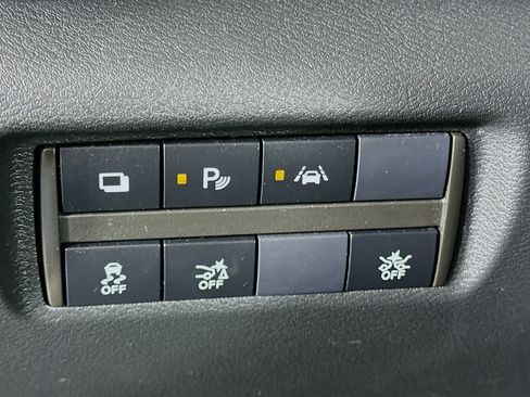 Used 2020 Nissan Versa S image 17