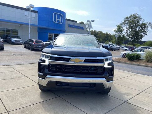 Used 2023 Chevrolet Silverado 1500 LT AWD/4WD image 3